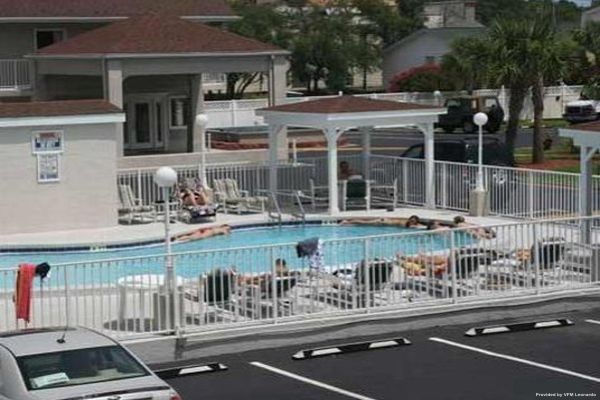 DESTIN INN AND SUIT (Destin)